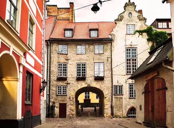 Riga 城中有名的Swedish Gate. 歐洲的城市，轉角就可見到中古世紀的風情，令人相當嚮往。